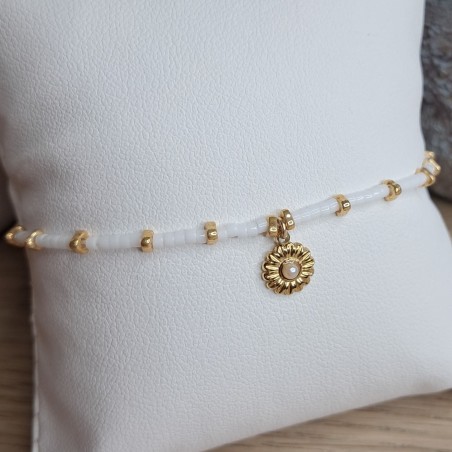 Bracelet fin breloque "Fleur nacrée"